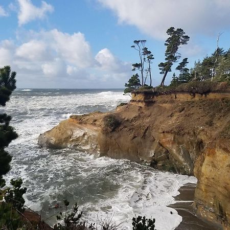 Inn At Arch Rock デポー・ベイ エクステリア 写真