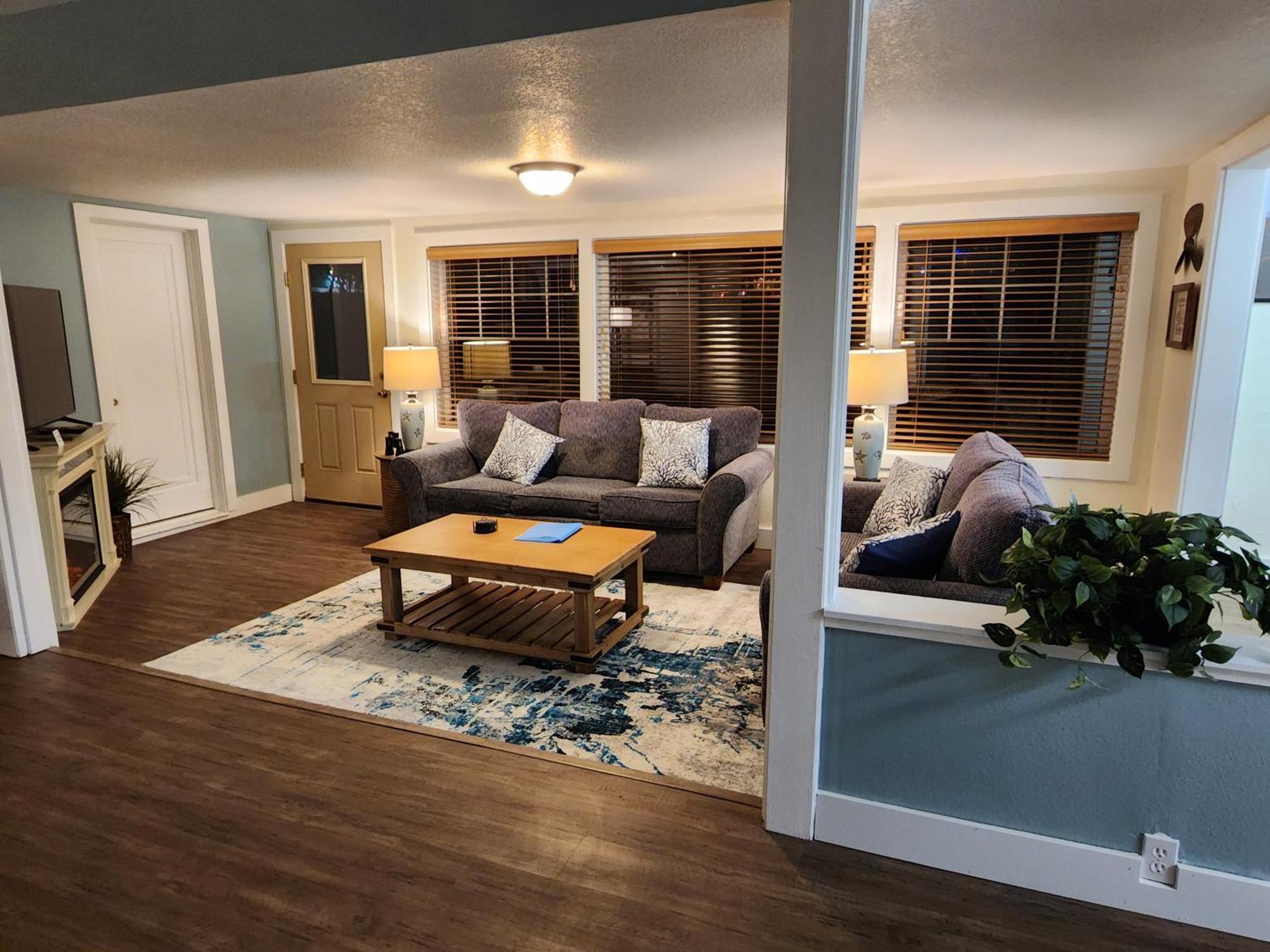 Inn At Arch Rock デポー・ベイ エクステリア 写真